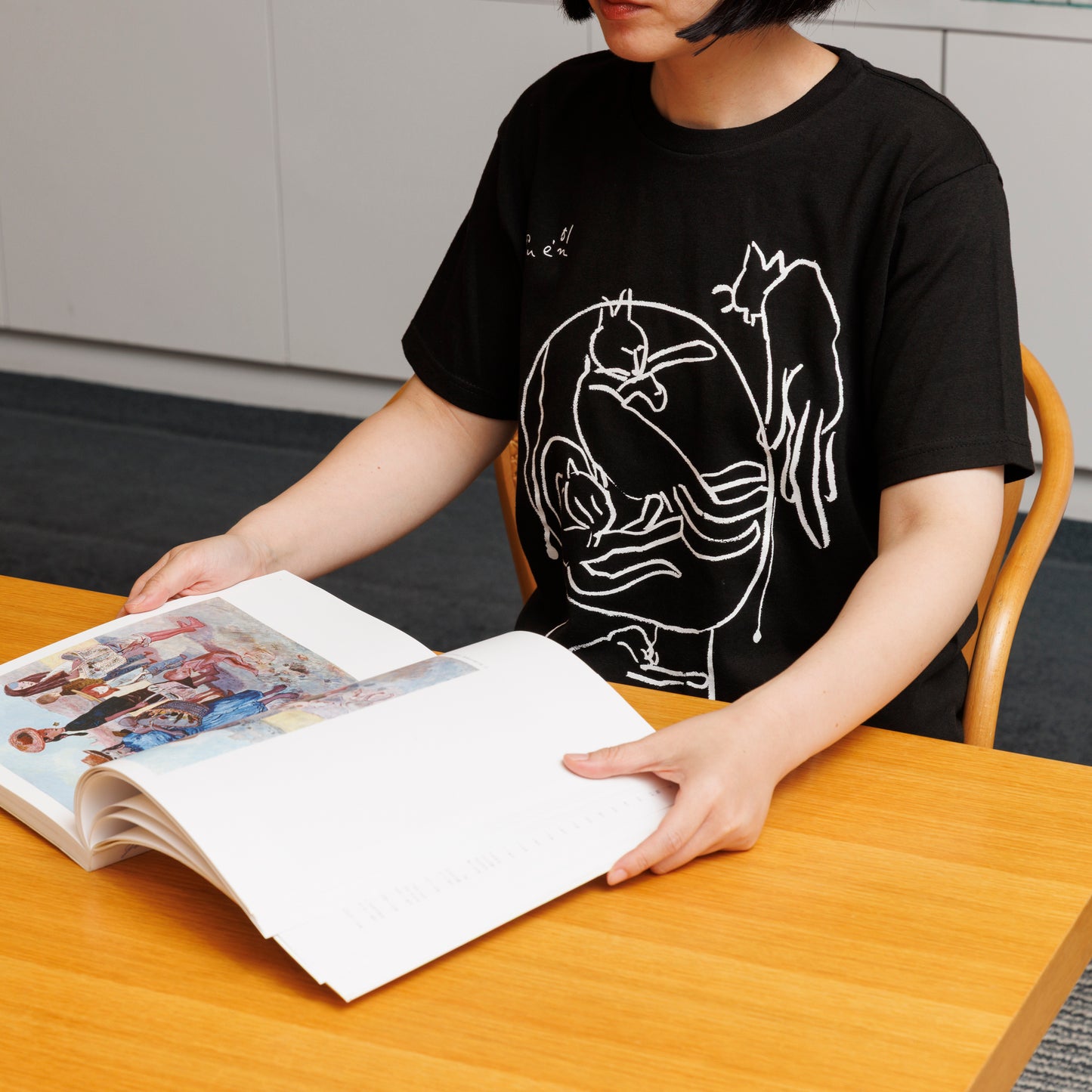 Inokuma T-shirt (Cat and Chair) Black