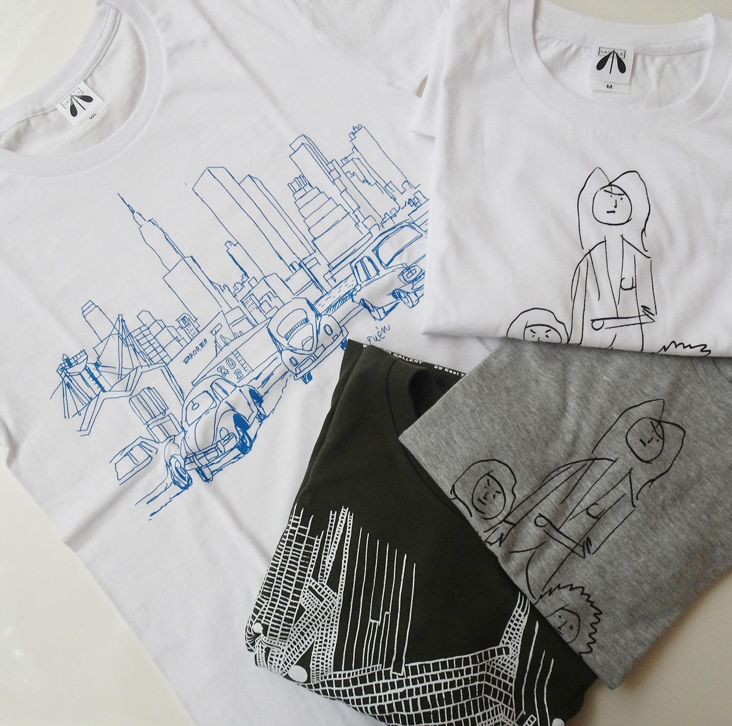 いのくまTシャツ(3人と1匹)ホワイト