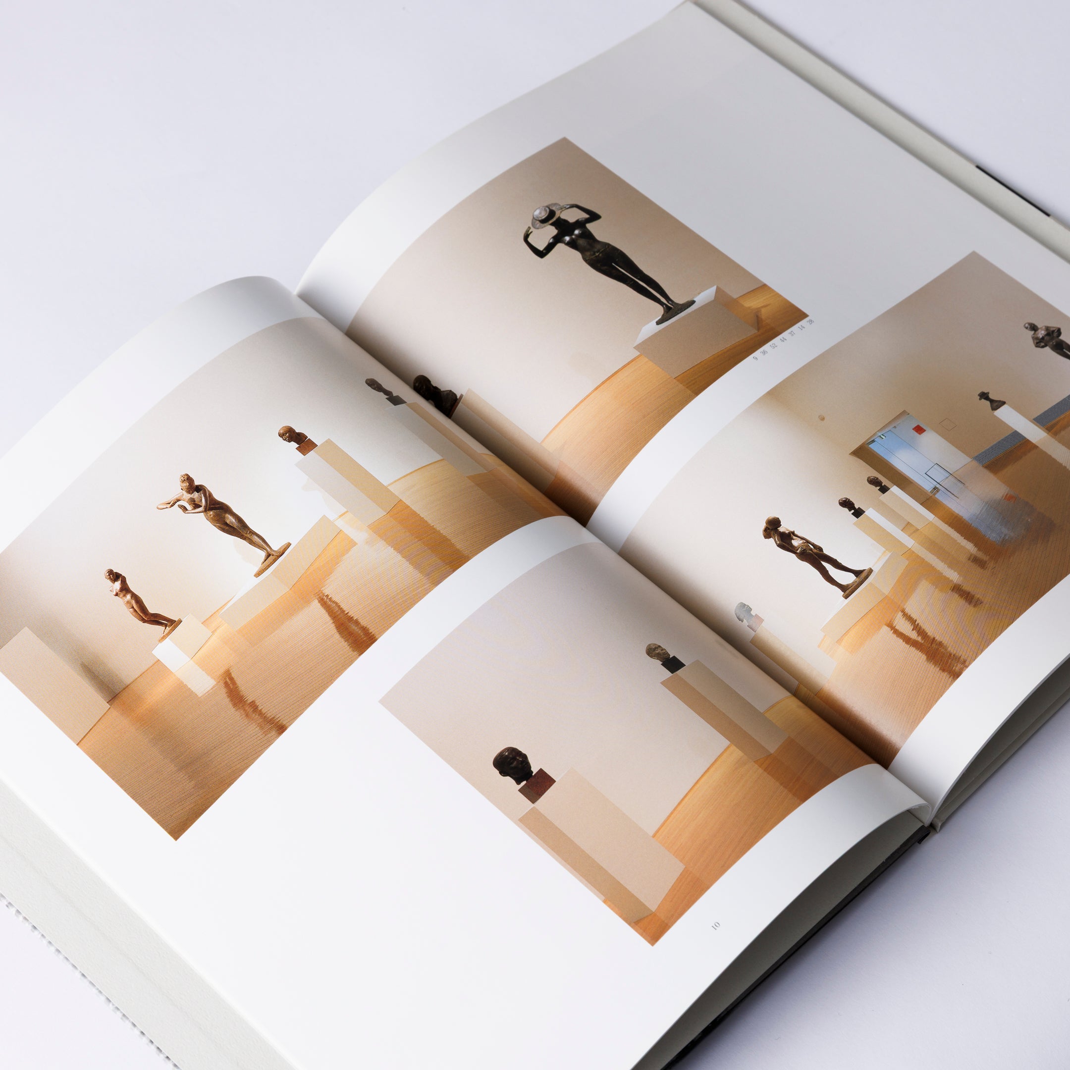 佐藤忠良　素描集　大型 2154. 自選素描集佐藤忠良 アトリエの中から | 帽子堂