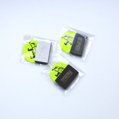 網膜燐寸は白、黒、銀の内1つおつけします。お色はお選びいただけません。